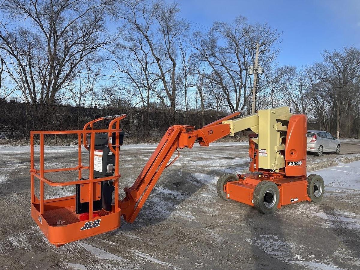 Used 2013 JLG E300AJP