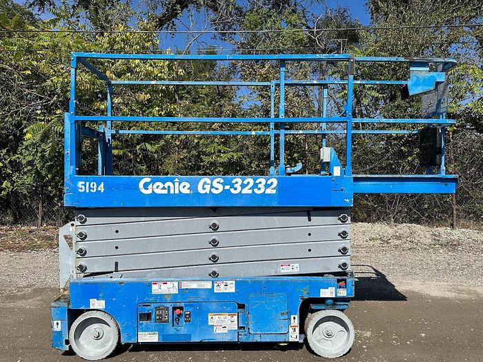 Used 2013 GENIE GS3232