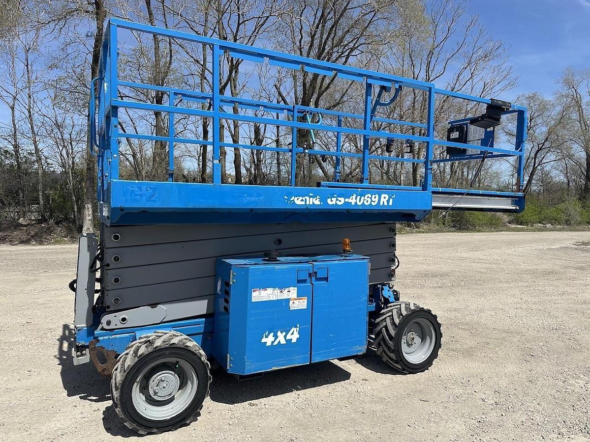 Used 2013 GENIE GS4069RT
