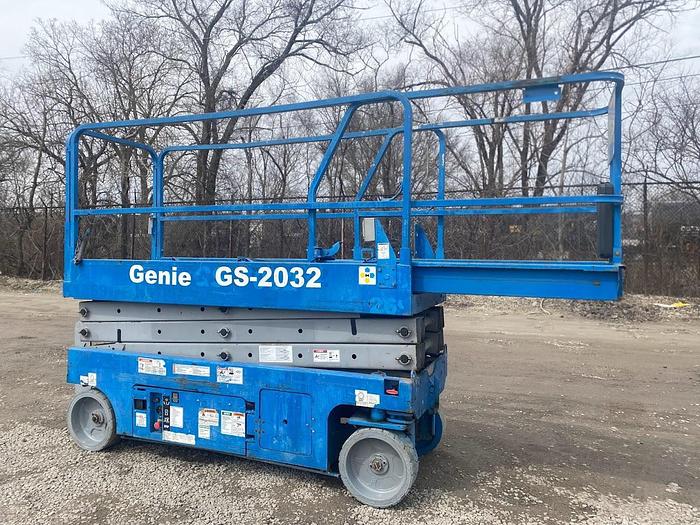 Used GENIE GS-2032