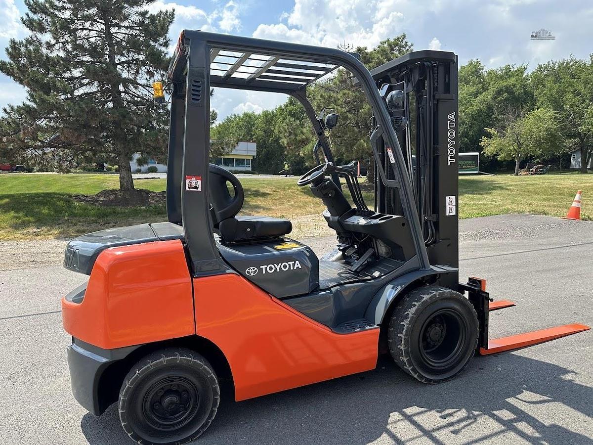 Used 2021 TOYOTA 8FDU25