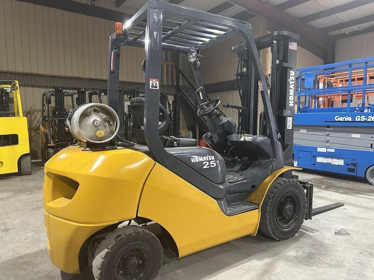 Used KOMATSU FG25T-16