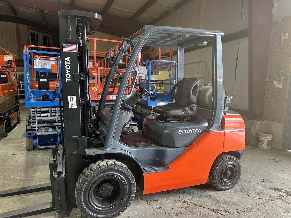 Used 2019 TOYOTA 8FGU25