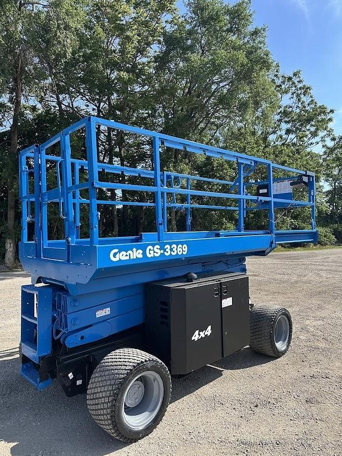 Used 2016 GENIE GS3369RT