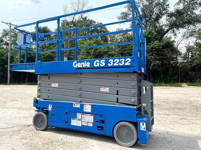 Used 2015 GENIE GS3232