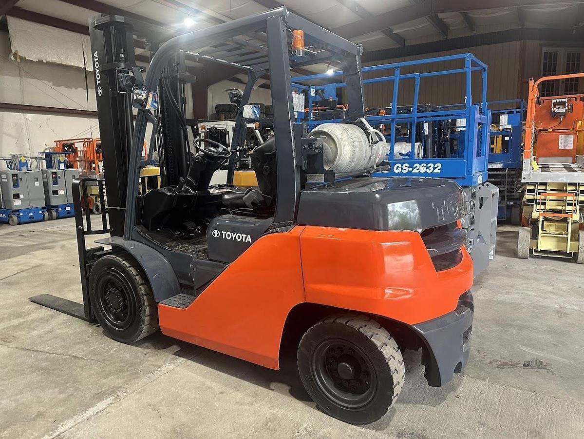 Used 2014 TOYOTA 8FG35U