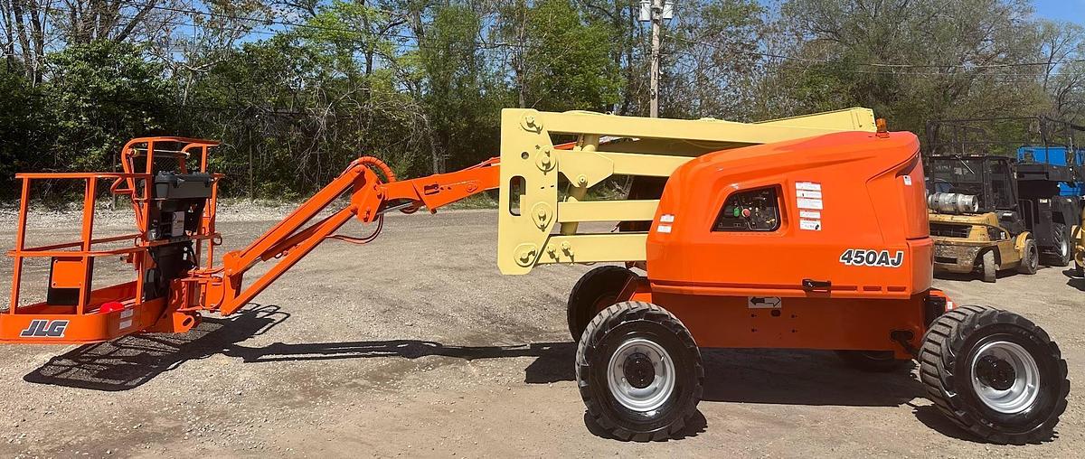 Used 2017 JLG 450AJ