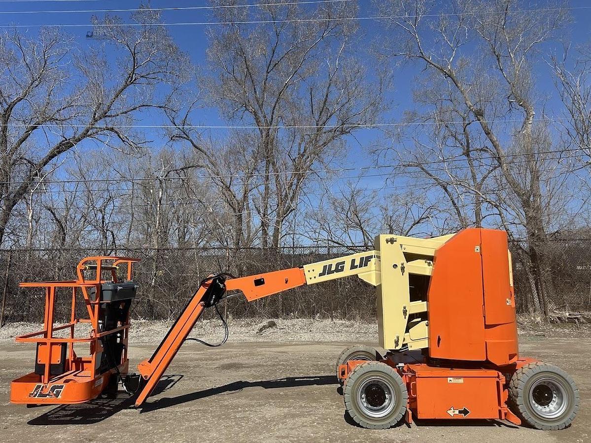 Used 2016 JLG E300AJ