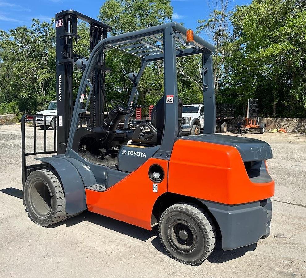 Used 2013 TOYOTA 8FDU32