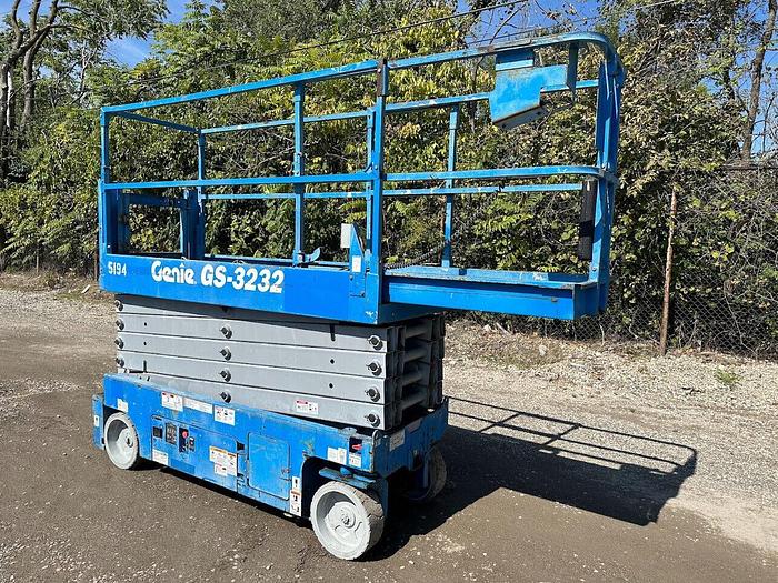 Used 2013 GENIE GS3232
