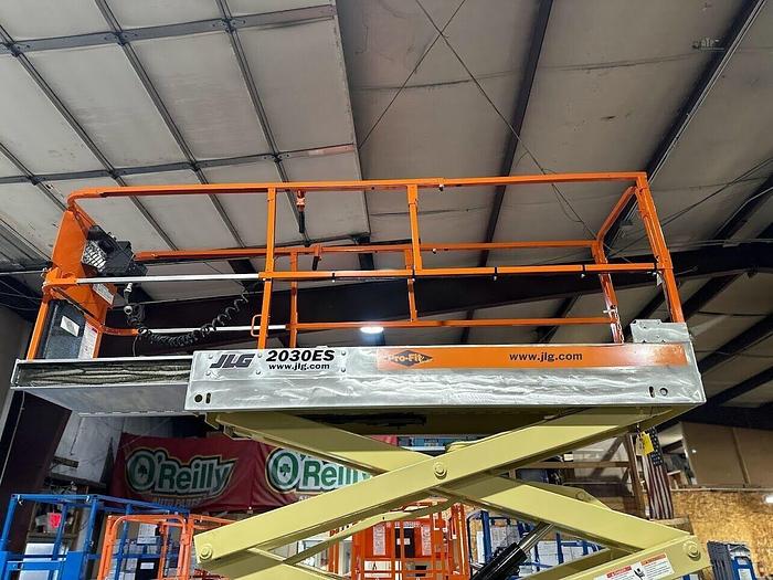 Used 2015 JLG 2030ES