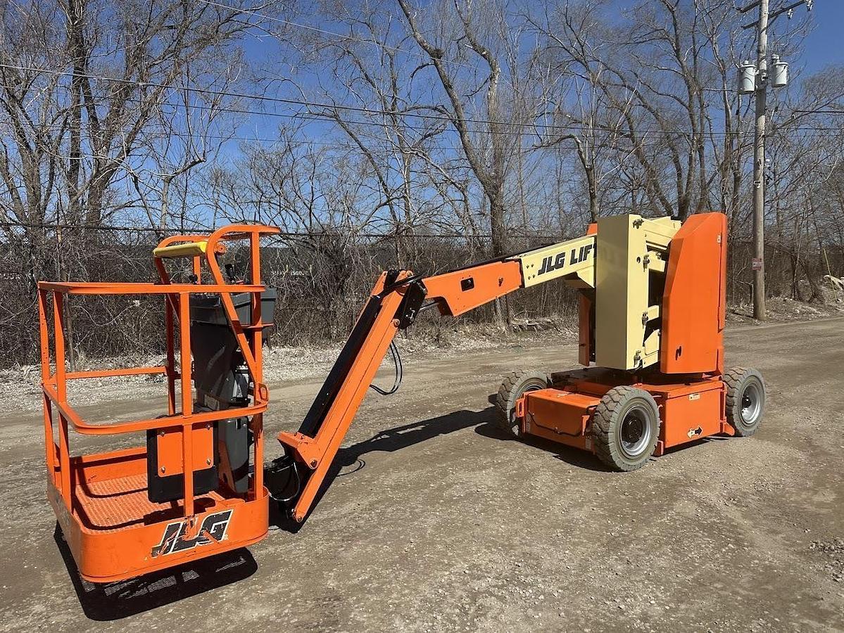 Used 2016 JLG E300AJ