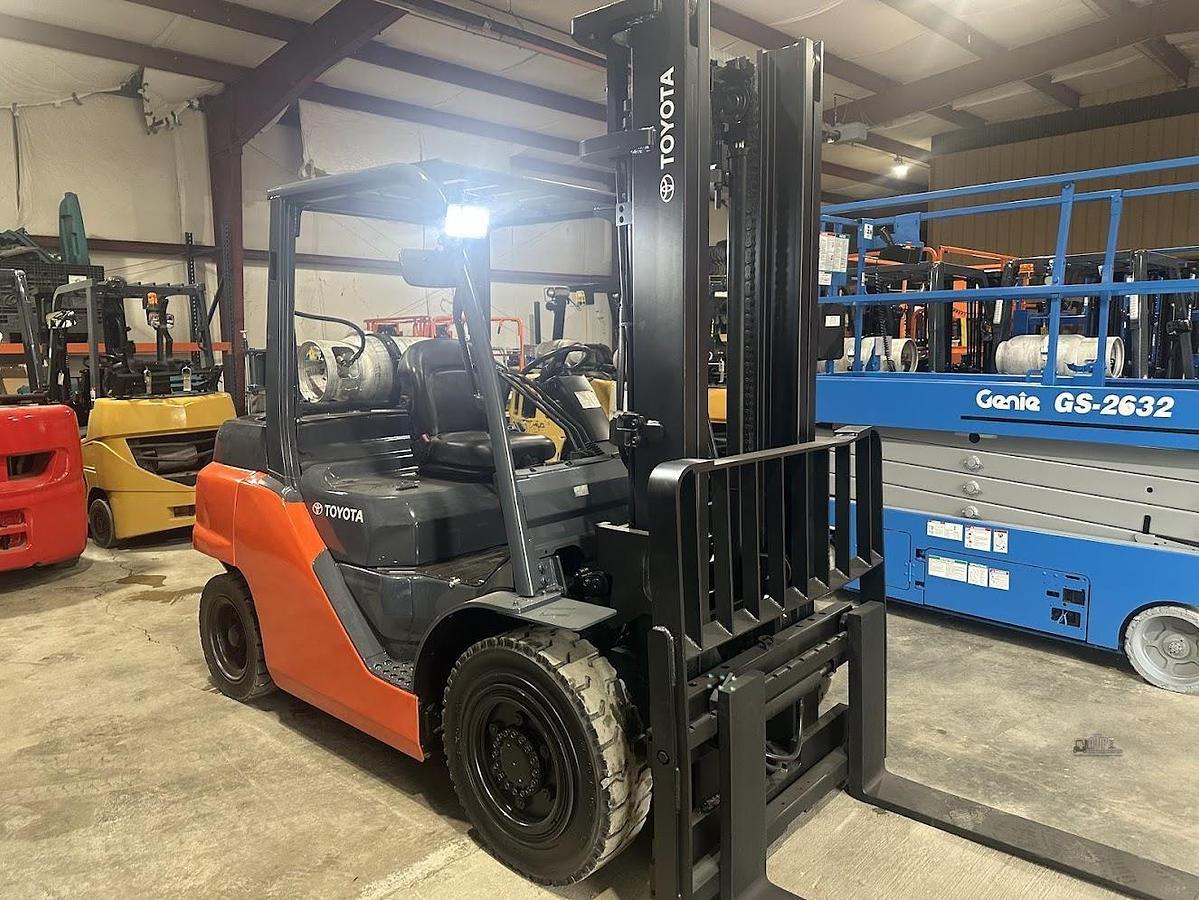 Used 2014 TOYOTA 8FG35U