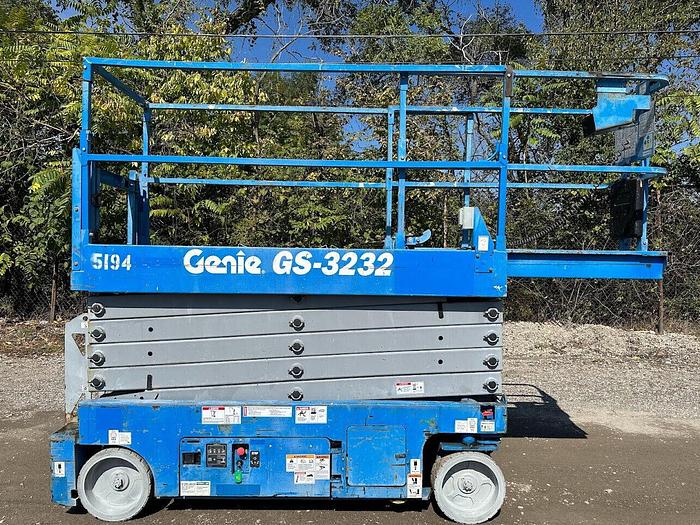 Used 2013 GENIE GS3232
