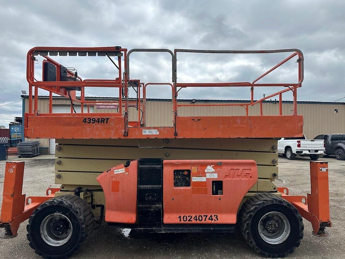 Used 2014 JLG 4394RT