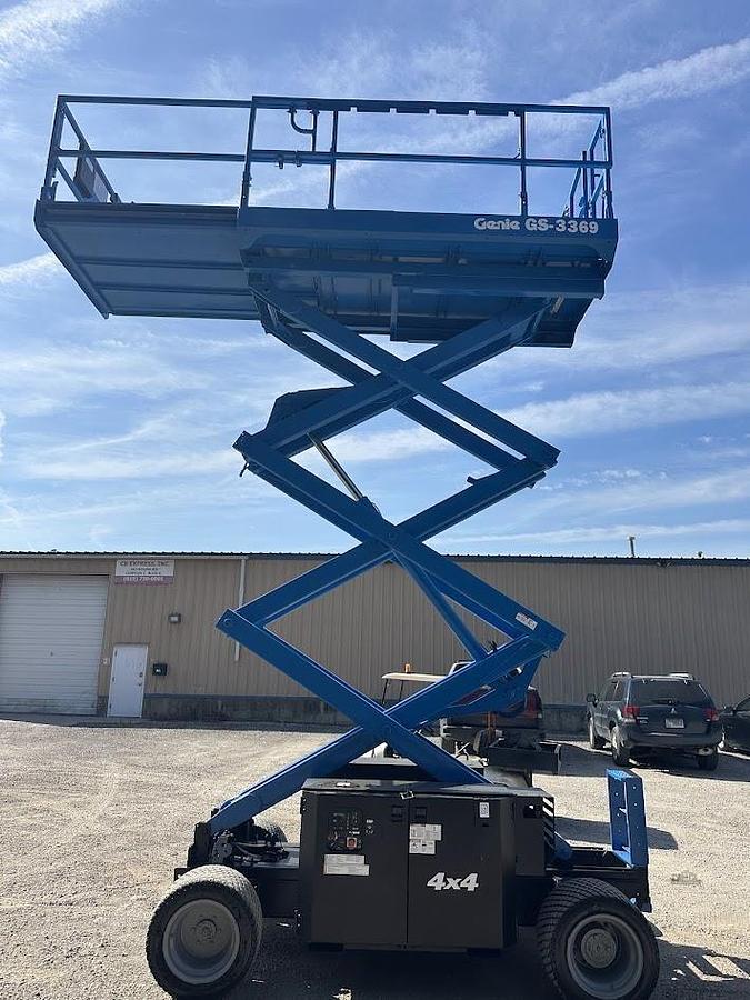 Used 2016 GENIE GS3369RT
