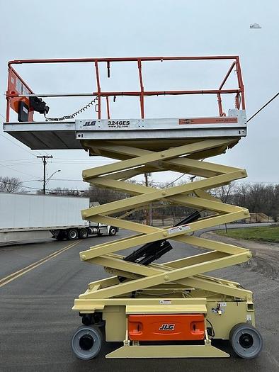Used 2013 JLG 3246ES