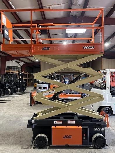 Used 2015 JLG 1932RS