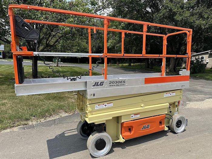 Used 2014 JLG 2030ES