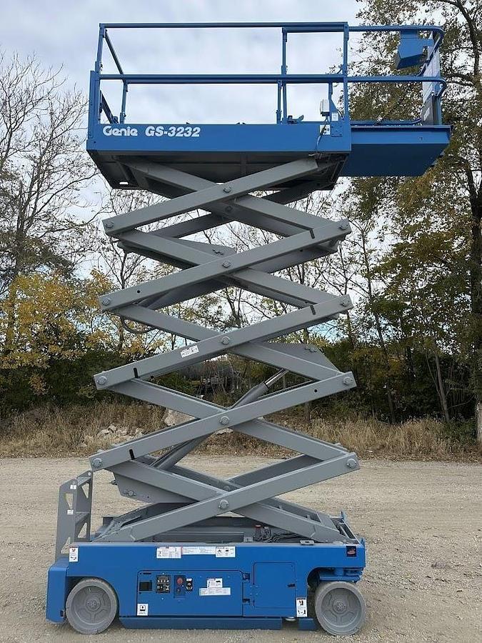 Used 2015 GENIE GS3232