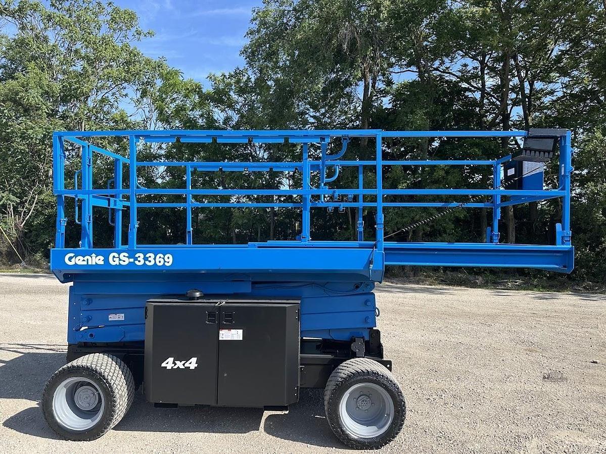 Used 2016 GENIE GS3369RT