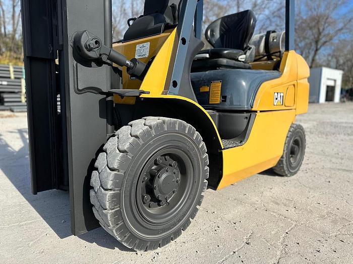 Used MITSUBISHI CATERPILLAR FG25N