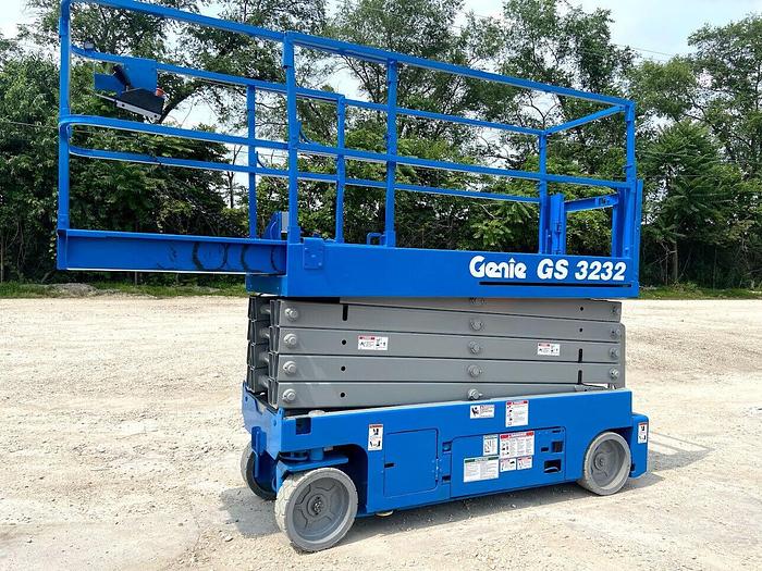 Used 2013 GENIE GS-3232