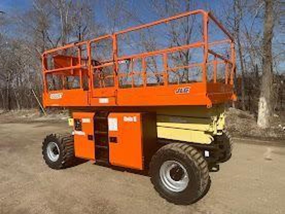 Used 2018 JLG 330LRT