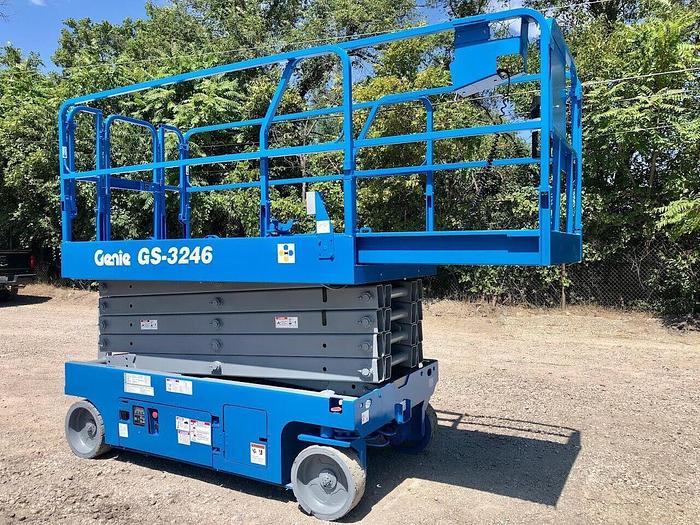 Used 2014 GENIE GS3246