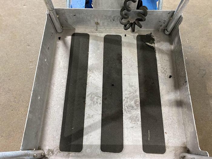 Used 2012 GENIE AWP-25S