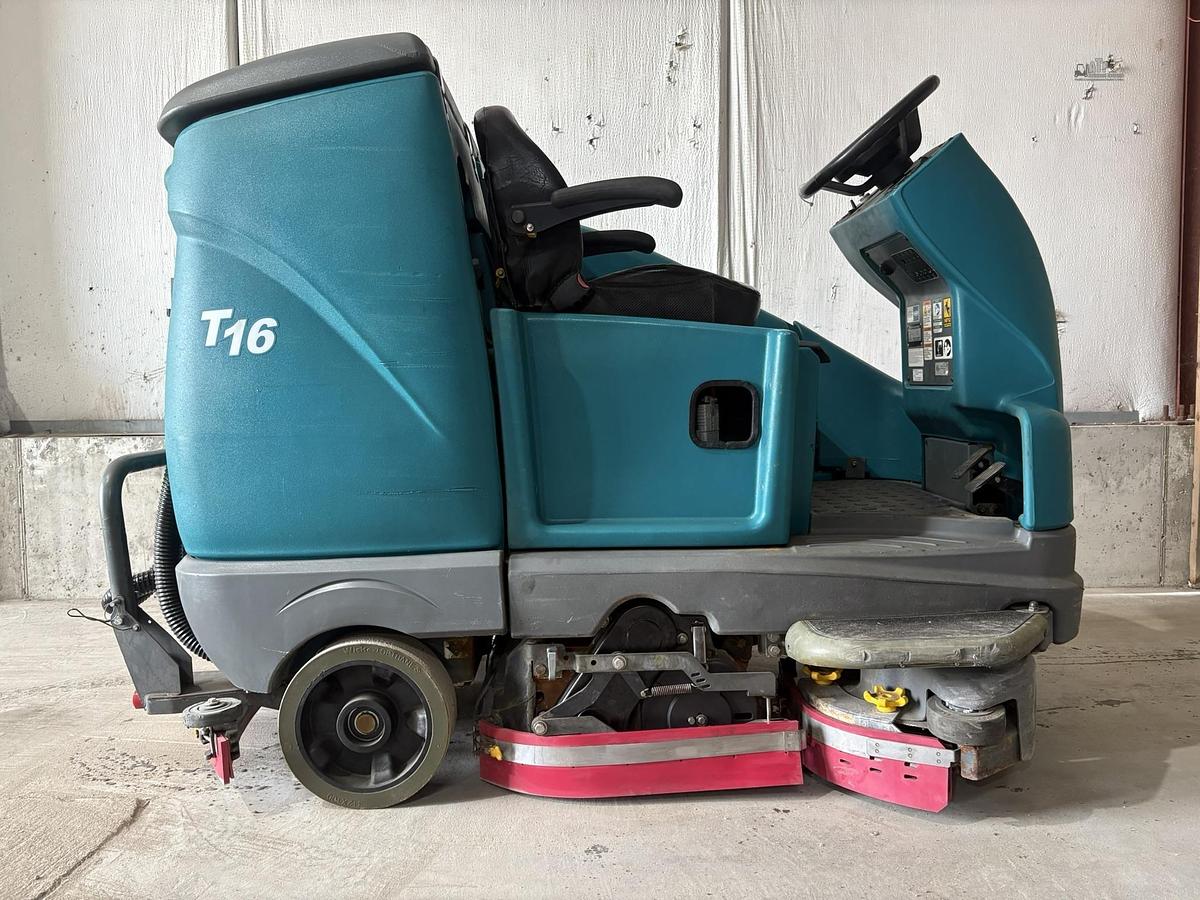 Used 2016 TENNANT T16