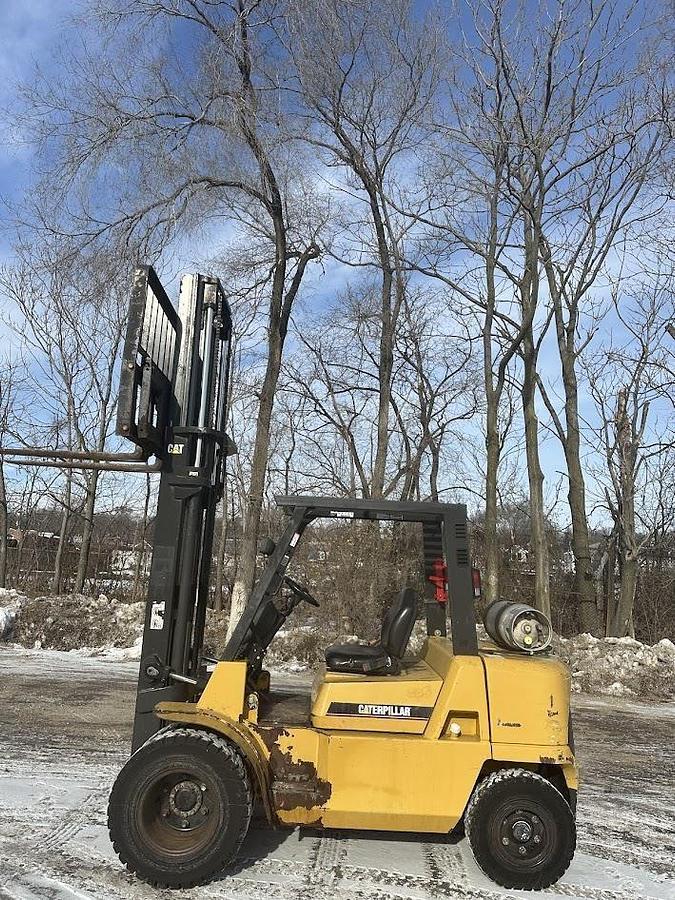 Used 2005 CATERPILLAR GP40K1