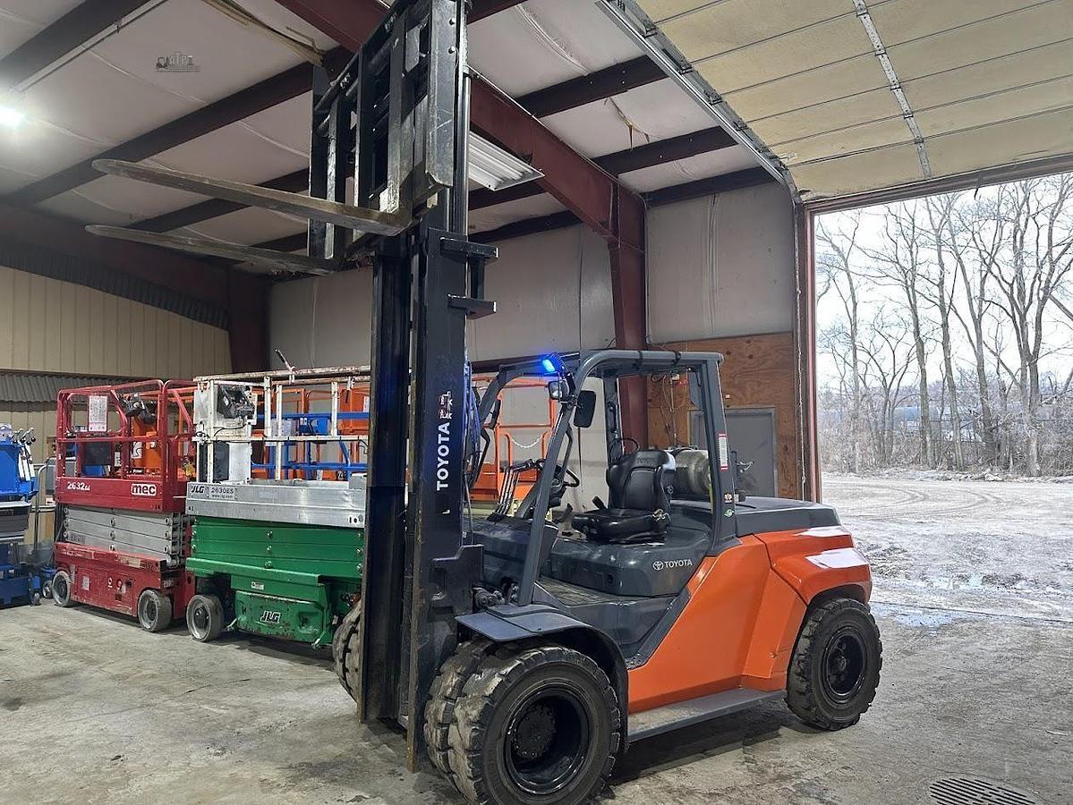 Used 2018 TOYOTA 8FG70U