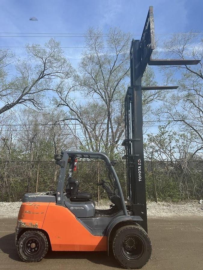 Used 2017 TOYOTA 8FD45U