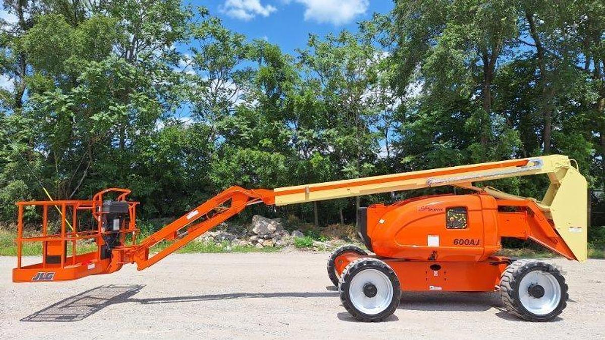 Used 2017 JLG 600AJ