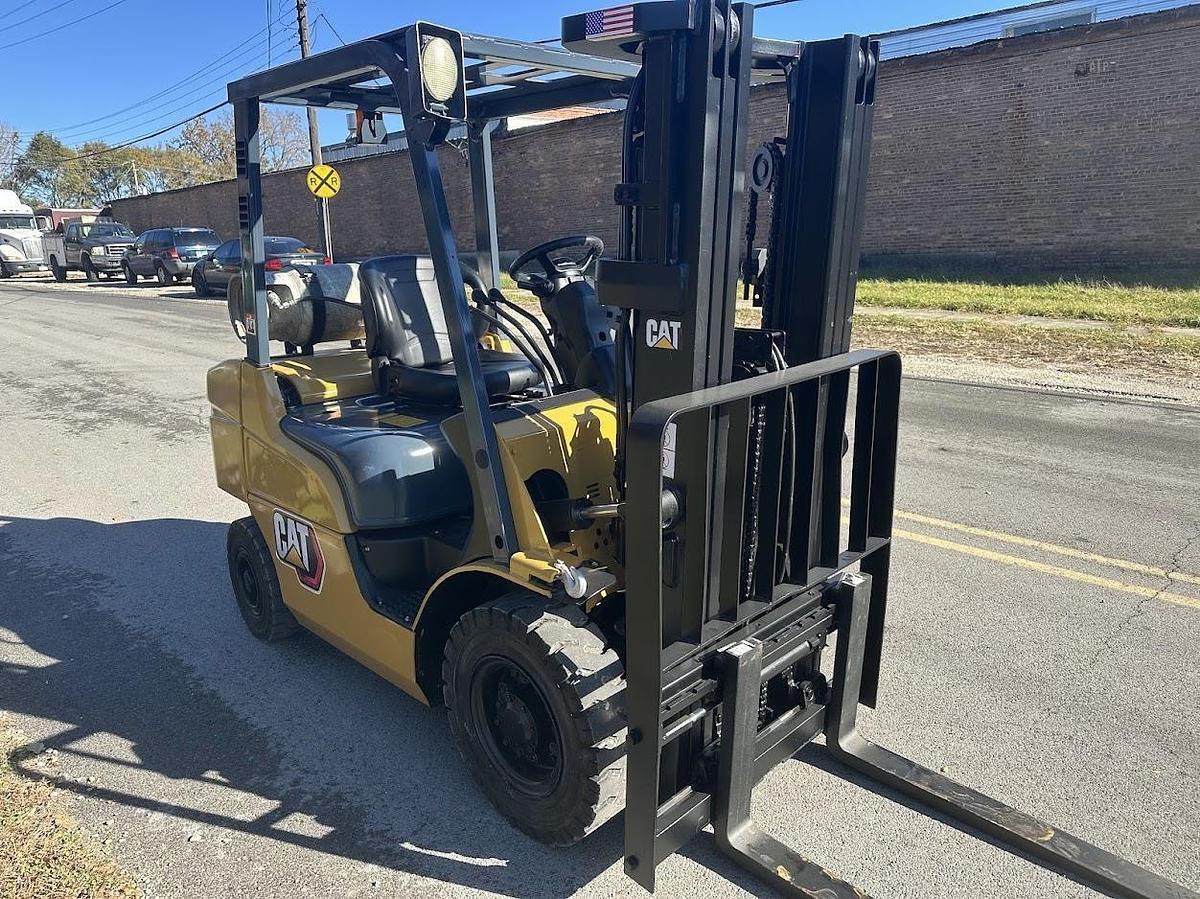 Used 2017 CATERPILLAR GP25N