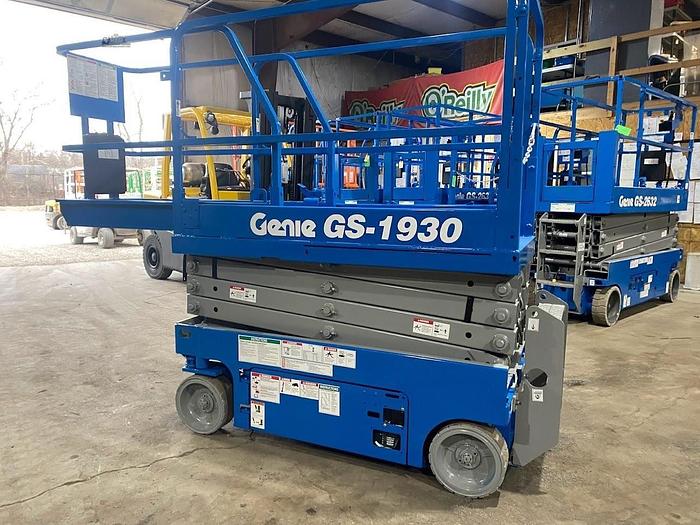 Used 2017 GENIE GS1930
