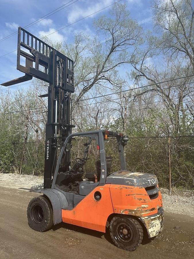 Used 2017 TOYOTA 8FD45U