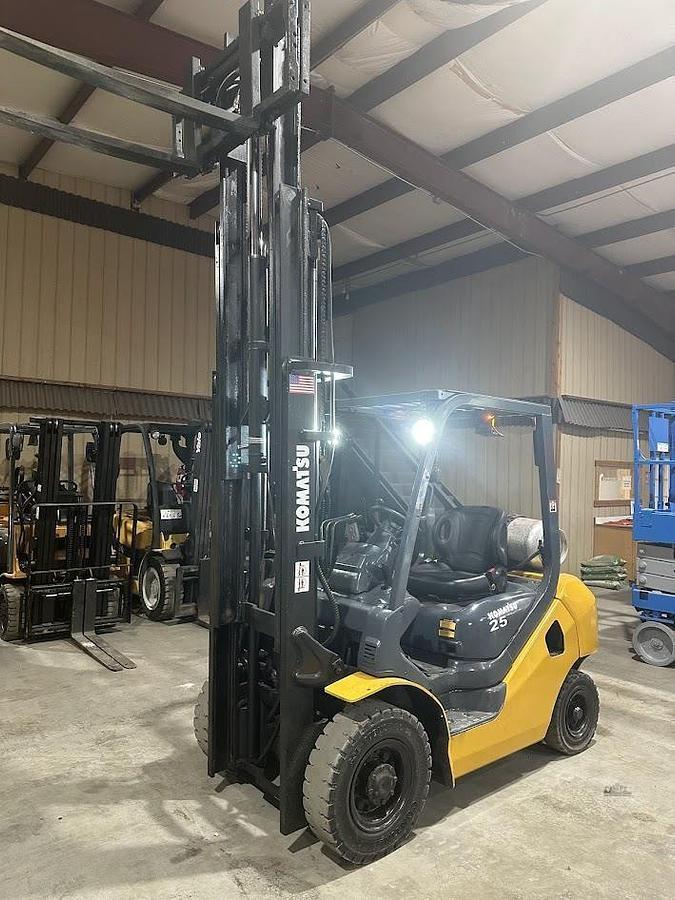 Used KOMATSU FG25T-16