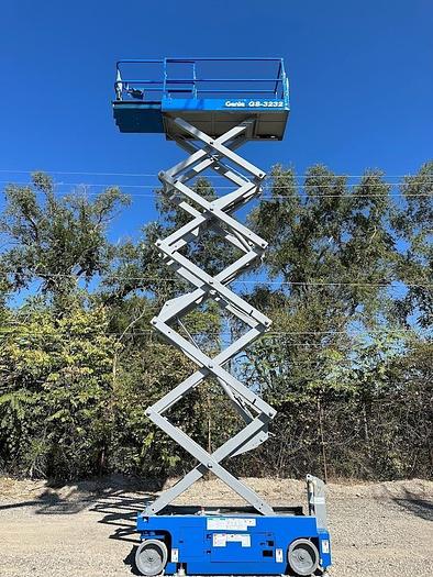 Used 2013 GENIE GS3232