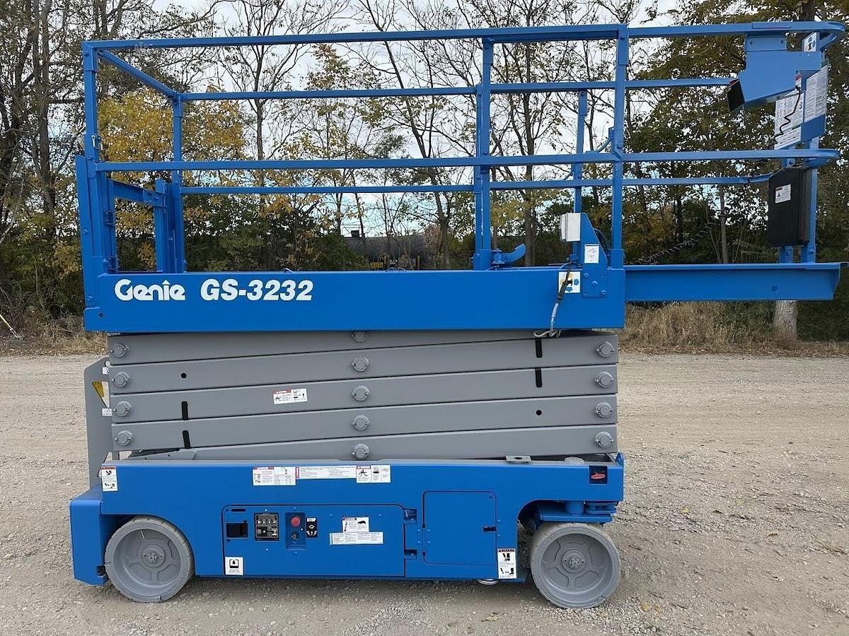 Used 2015 GENIE GS3232