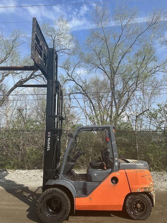 Used 2017 TOYOTA 8FD45U