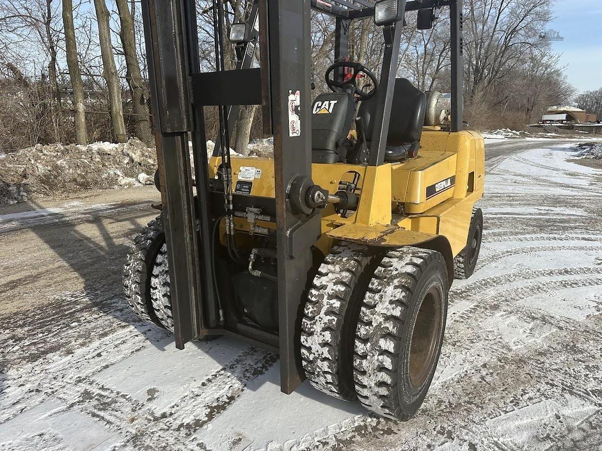 Used 2005 CATERPILLAR GP40K1