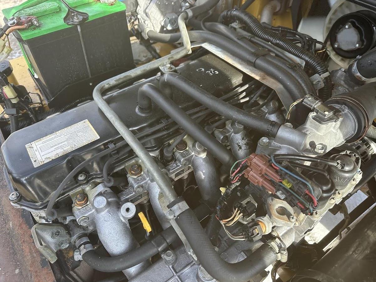 Used 2005 CATERPILLAR GP40K1