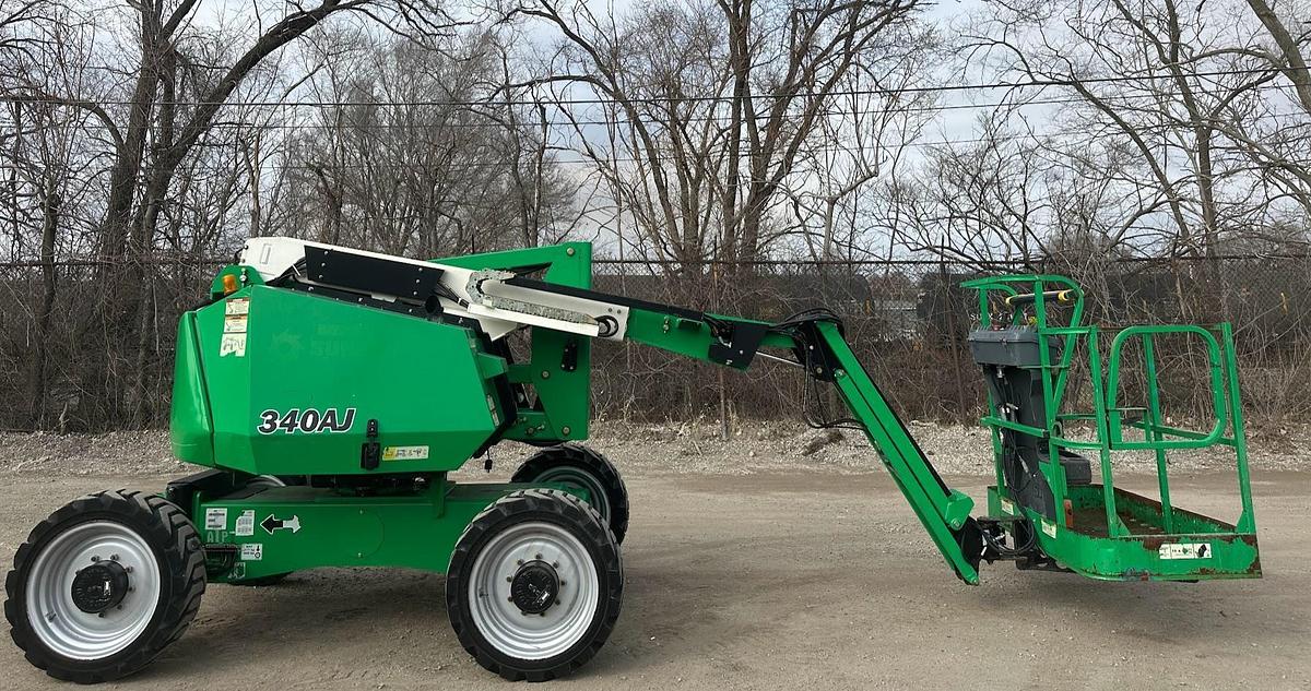 Used 2017 JLG 340AJ