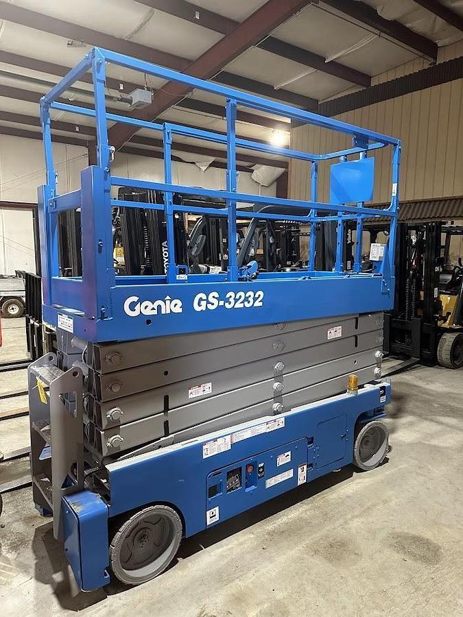 Used 2015 GENIE GS3232