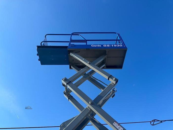 Used 2013 GENIE GS1930