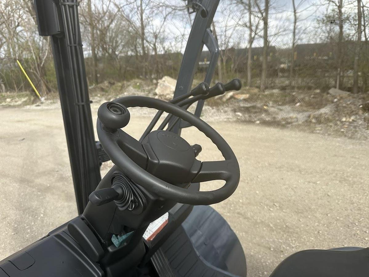 Used 2013 TOYOTA 8FD35U