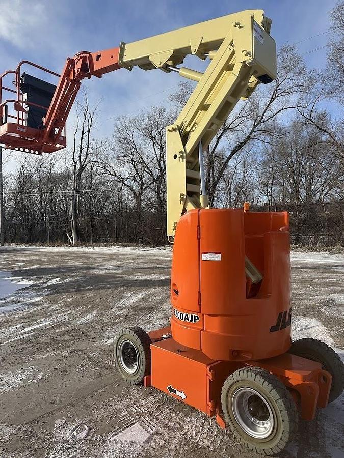 Used 2013 JLG E300AJP