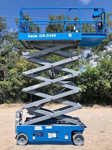 Used 2014 GENIE GS3246